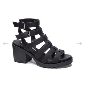 Womens Dirty Laundry Sandals